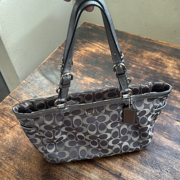 Coach Gallery Signature Purse silver and grey shoulder tote bag - Picture 1 of 11